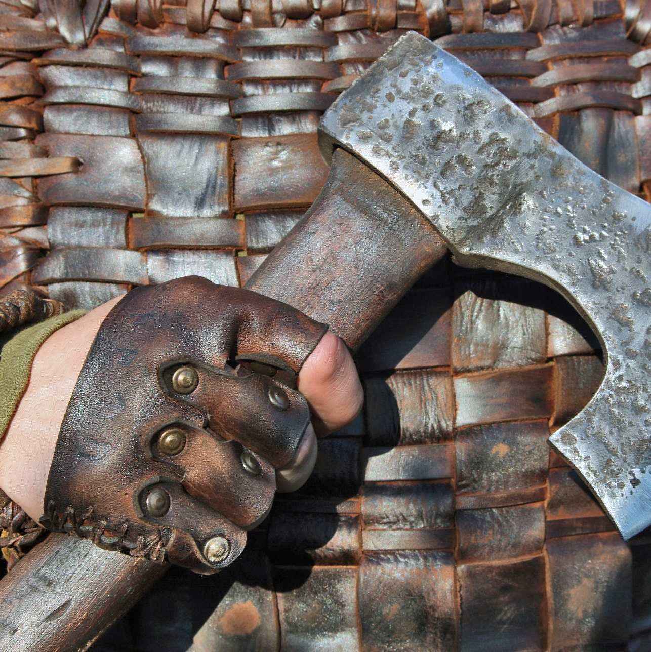 Floki battle leather glove - SokolArmory