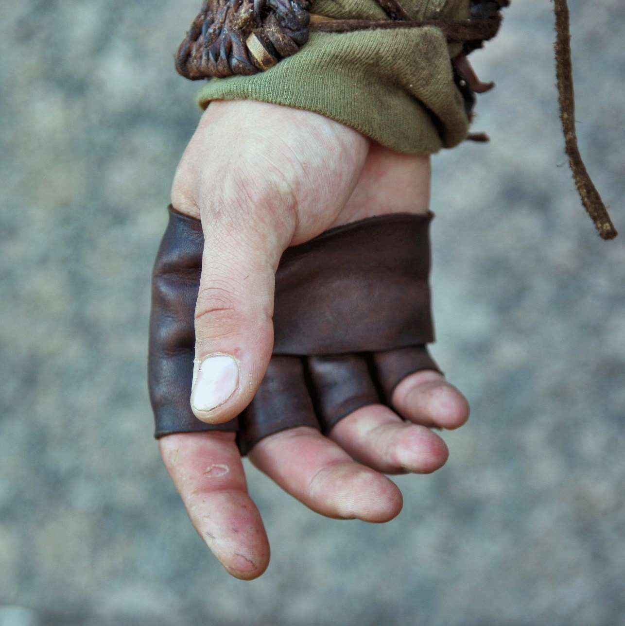 Floki battle leather glove - SokolArmory