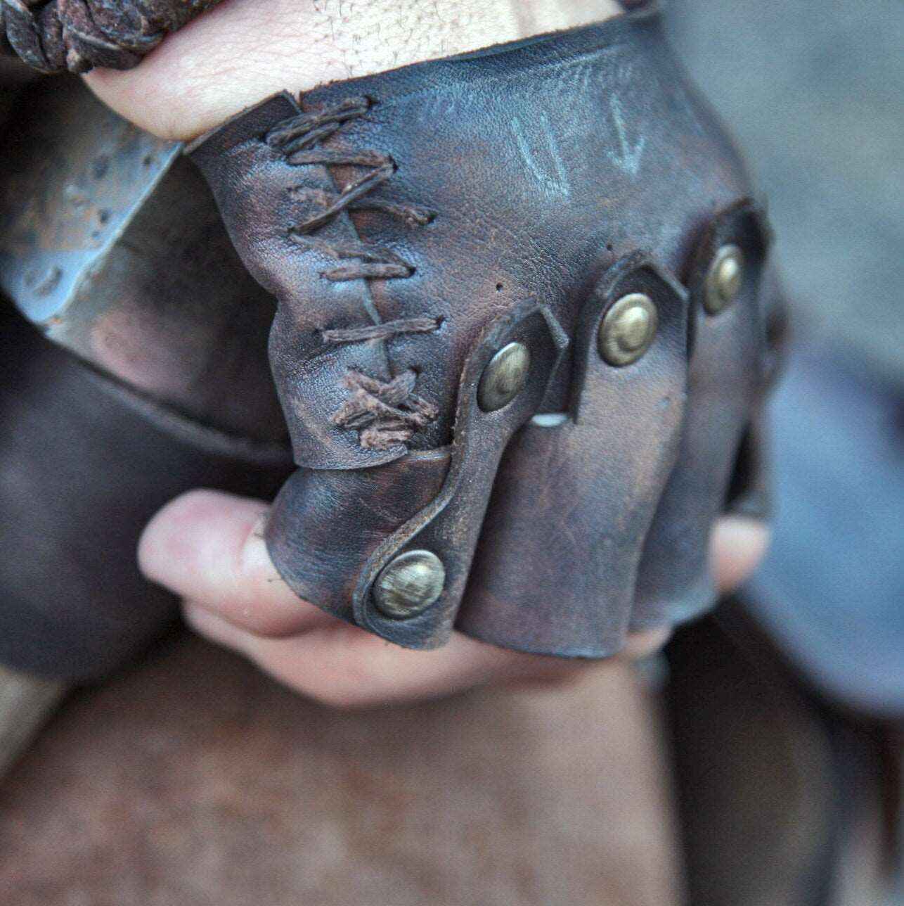 Floki battle leather glove - SokolArmory