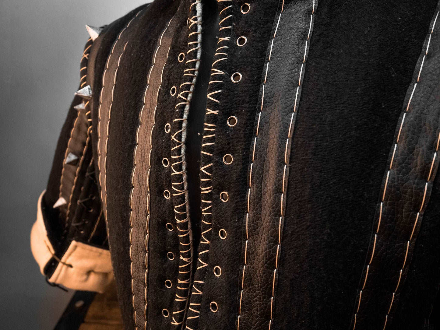 Eskel jacket with thorns (Witcher 3) - SokolArmory