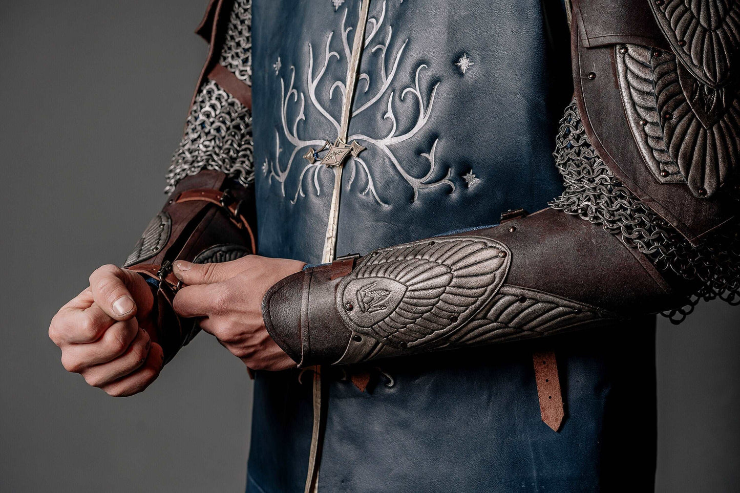 Aragorn's King bracers (Lord of the Rings) - SokolArmory