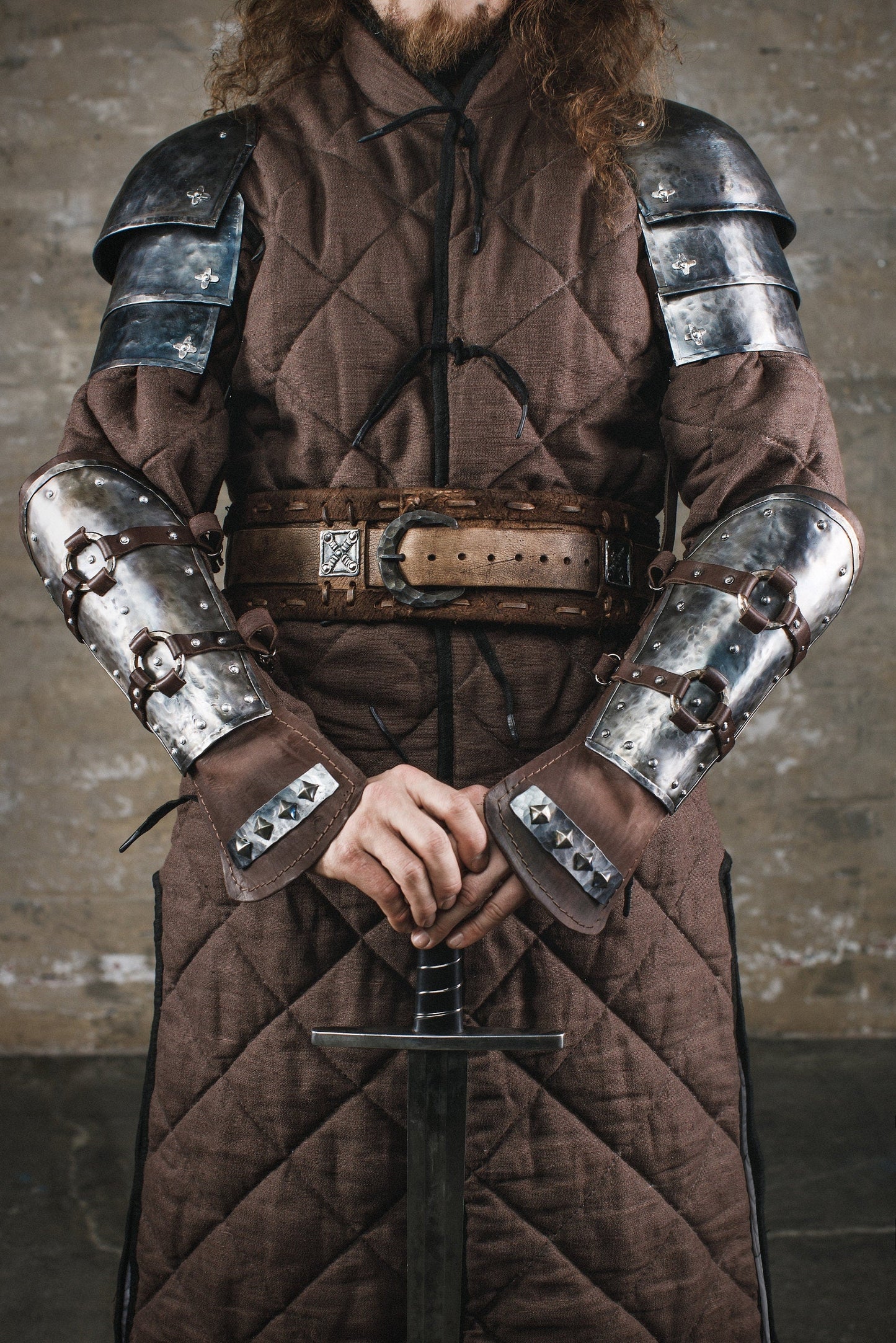 Knight steel shoulder armor - SokolArmory