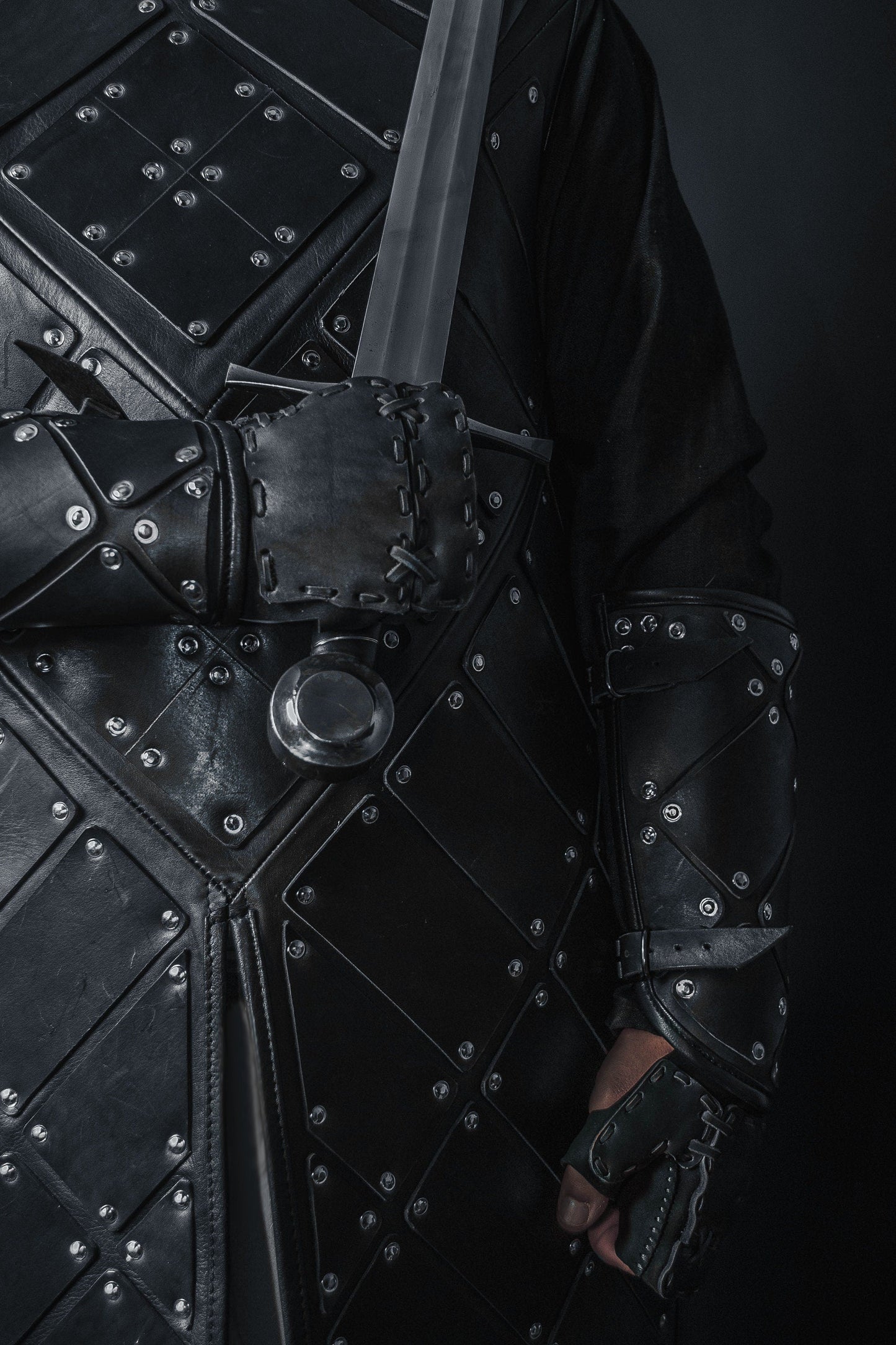 Medieval leather bracers with hand protection - SokolArmory