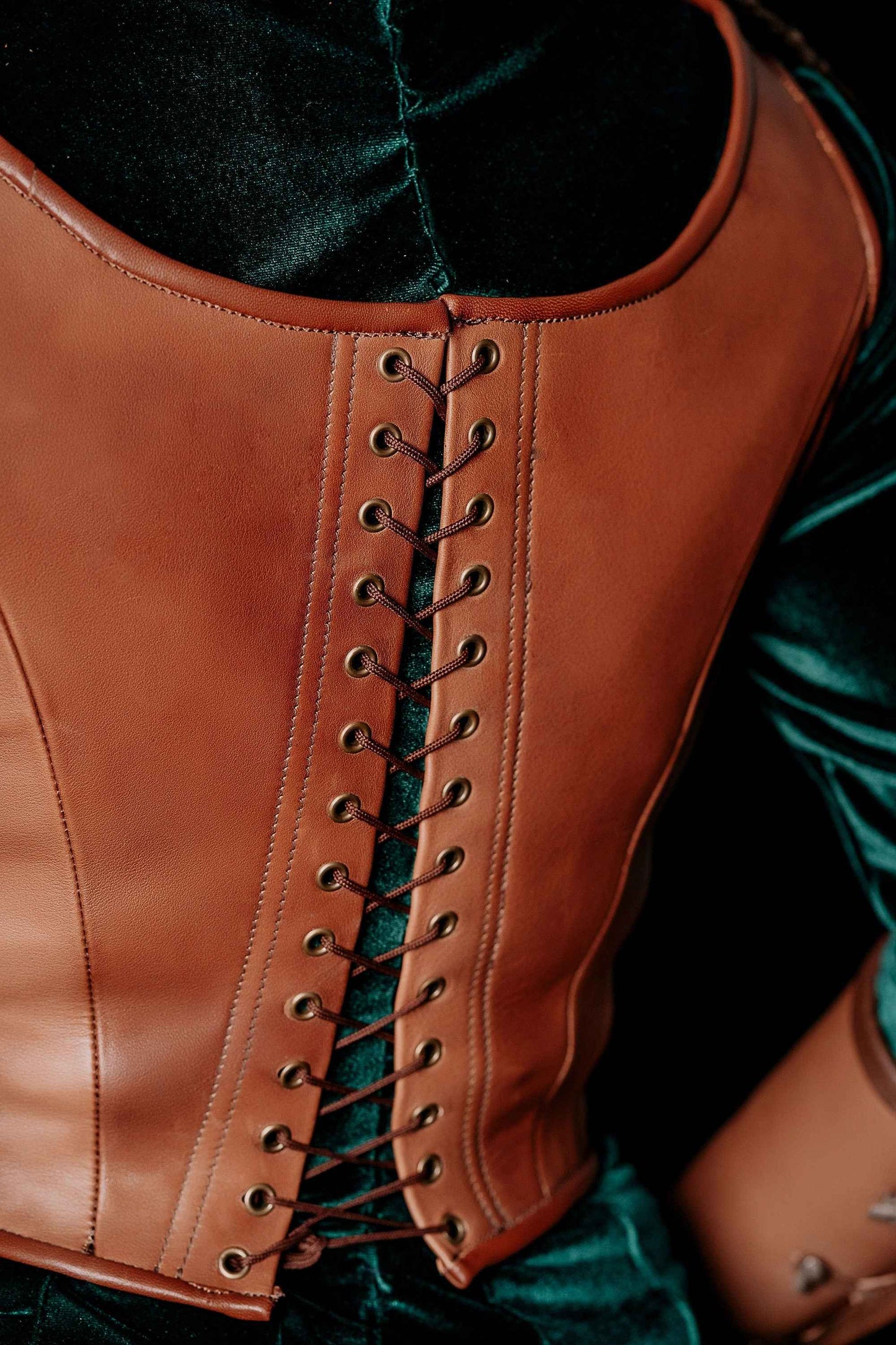 Tauriel corset; The Hobbit elven LARP leather vest; - SokolArmory