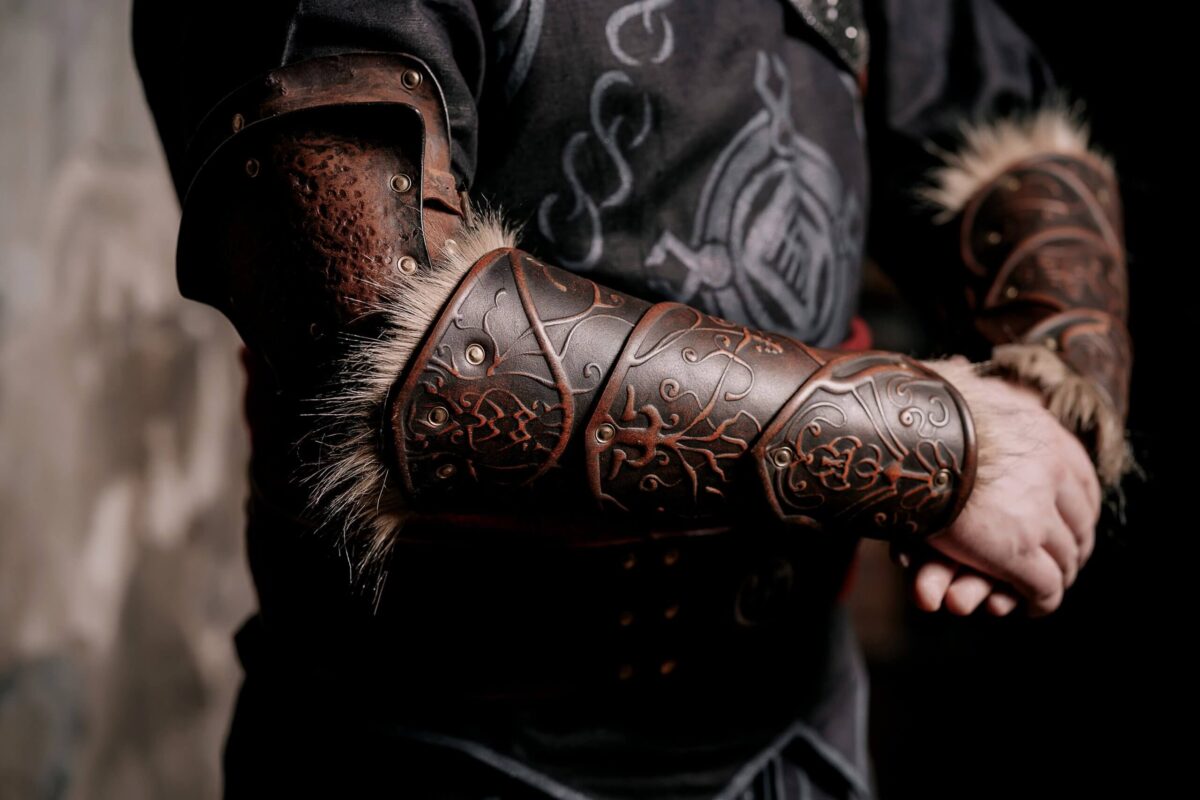Stealthy Assassin Costume: Ideal for Cosplay and LARP Adventures - SokolArmory