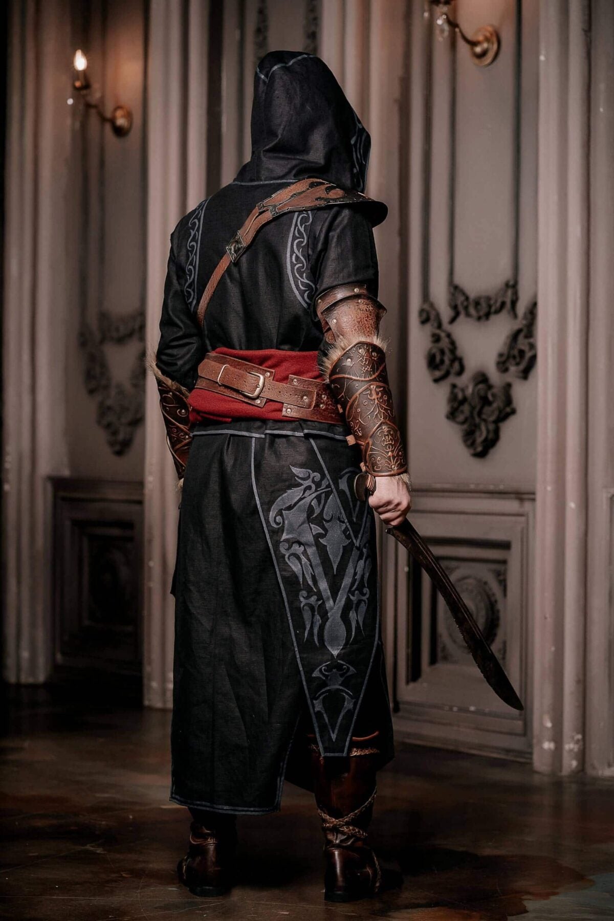 Stealthy Assassin Costume: Ideal for Cosplay and LARP Adventures - SokolArmory