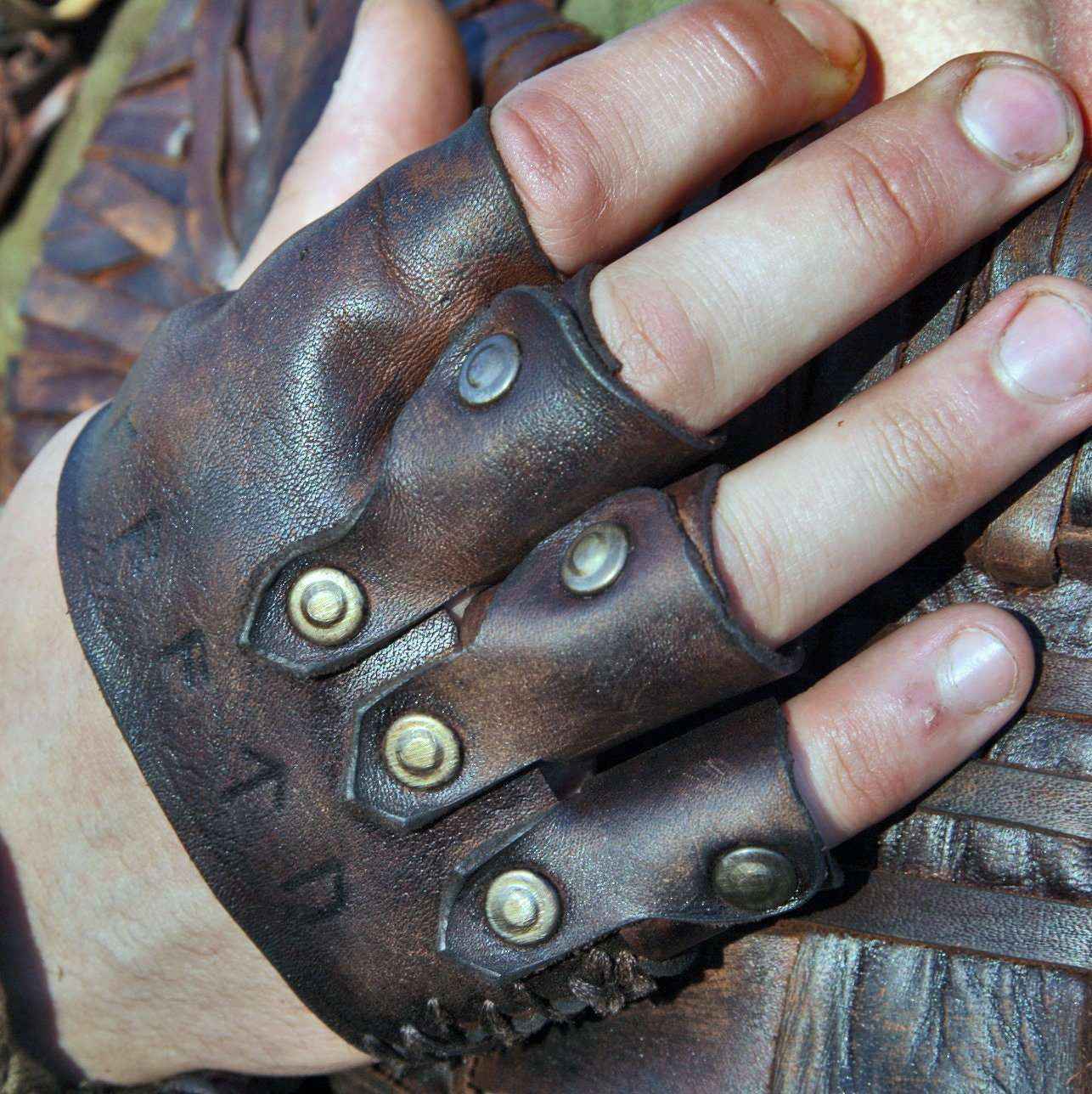 Floki battle leather glove - SokolArmory