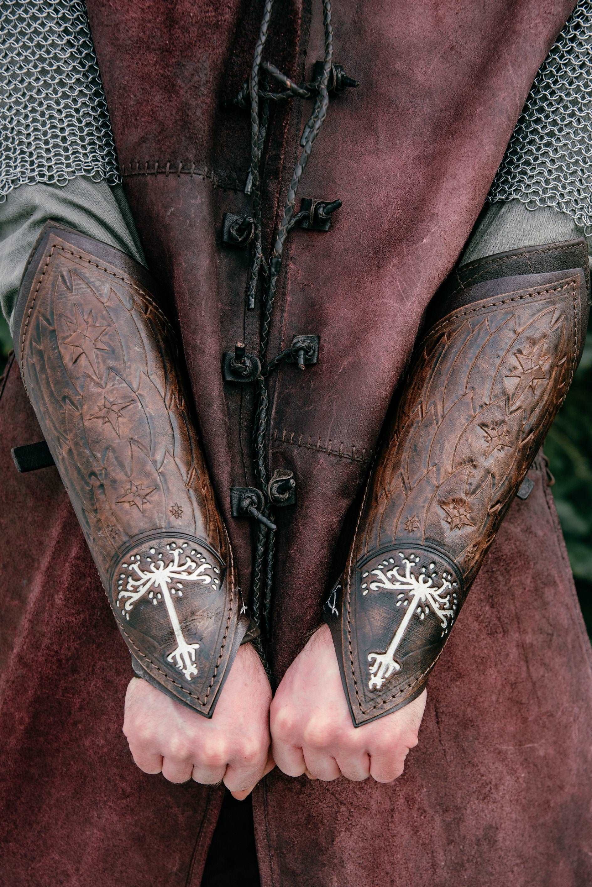 Aragorn's leather bracers (Lord of the Rings) - SokolArmory