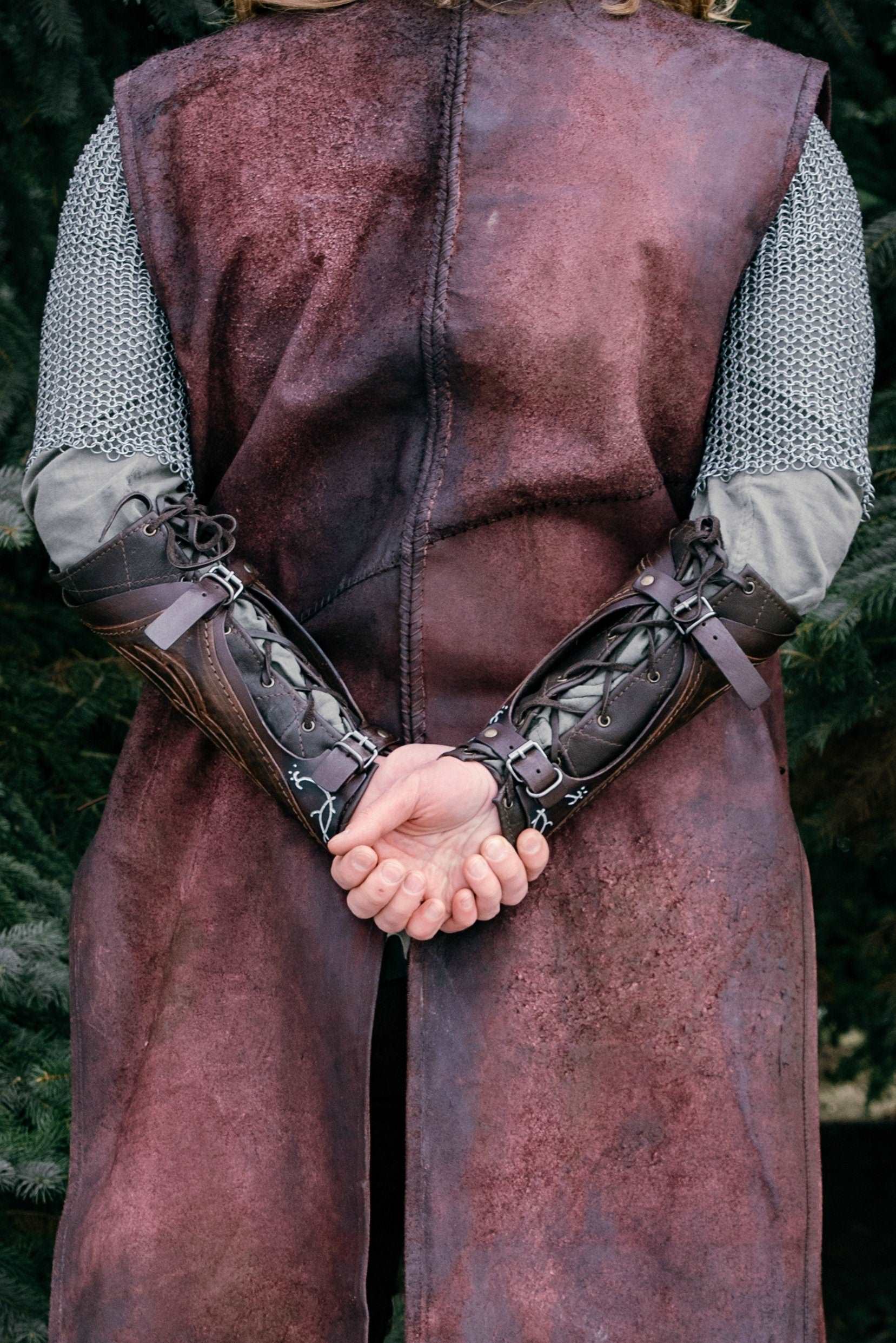Aragorn's leather bracers (Lord of the Rings) - SokolArmory