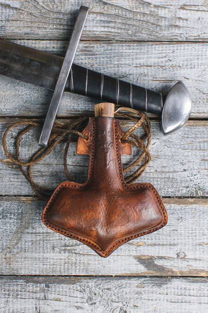 Celtic leather flask embossed - SokolArmory