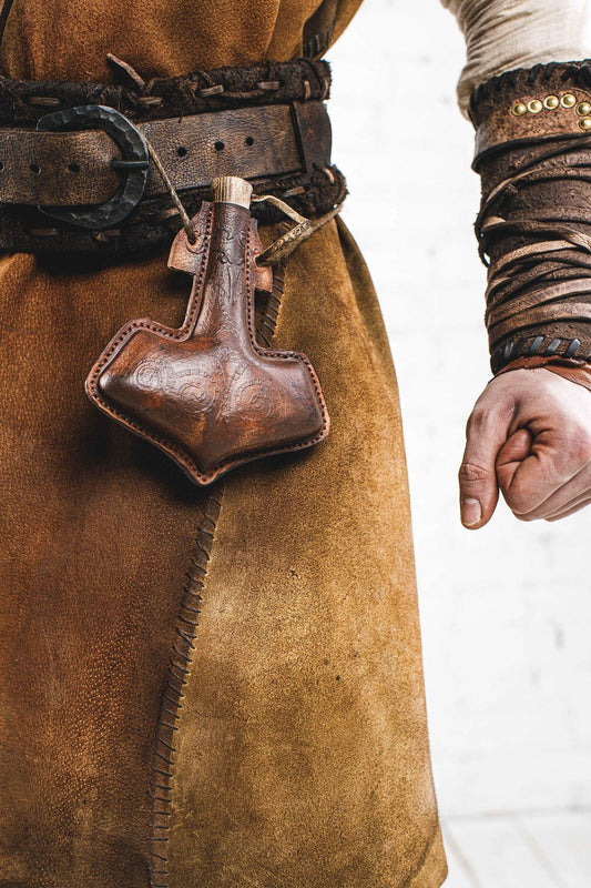 Celtic leather flask embossed - SokolArmory