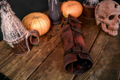 Fantasy leather bracers - SokolArmory
