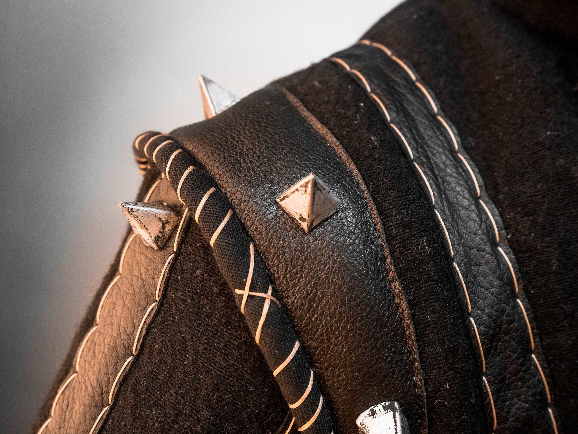 Eskel jacket with thorns (Witcher 3) - SokolArmory