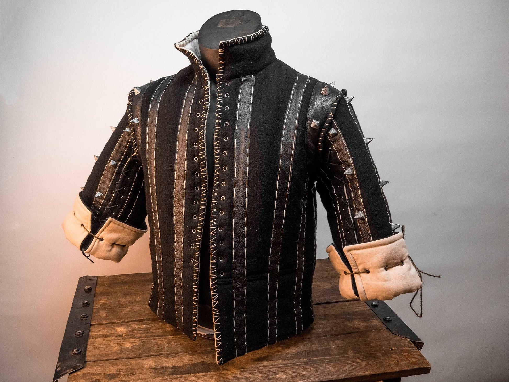 Eskel jacket with thorns (Witcher 3) - SokolArmory