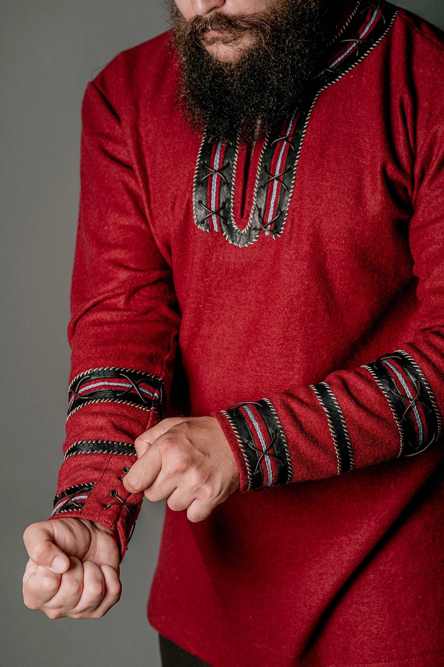 Harald red wool tunic (Vikings) - SokolArmory