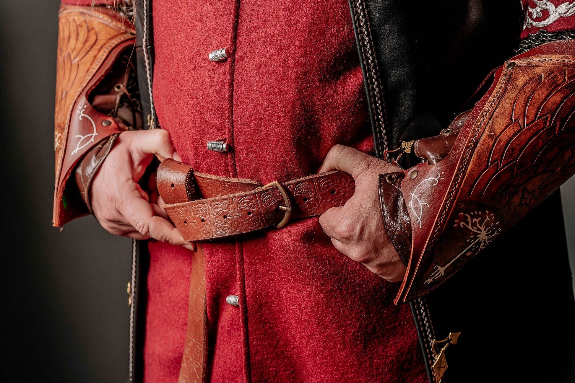 Boromir leather bracers (Lord of the Rings) - SokolArmory