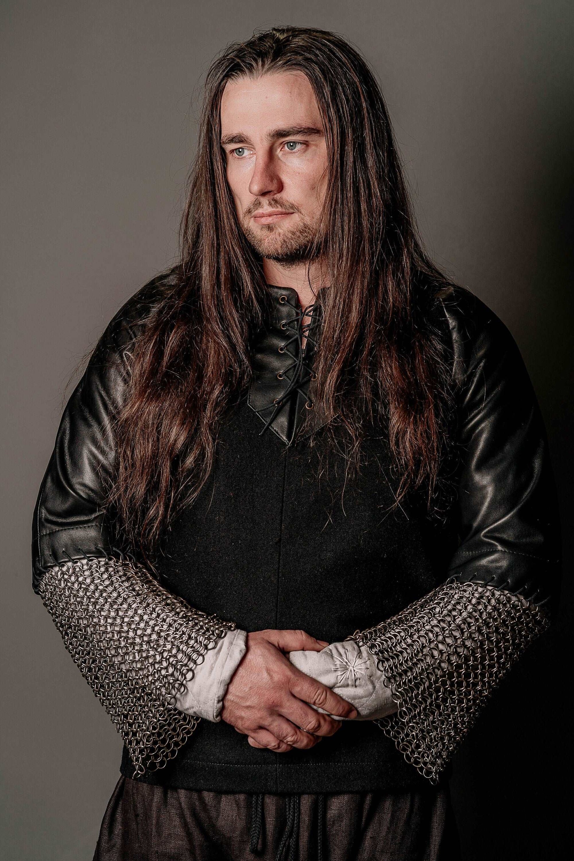 Boromir's leather tunic with chainmail sleeves - SokolArmory