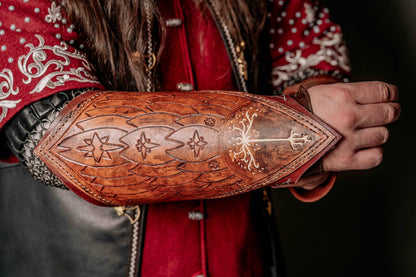 Boromir leather bracers (Lord of the Rings) - SokolArmory