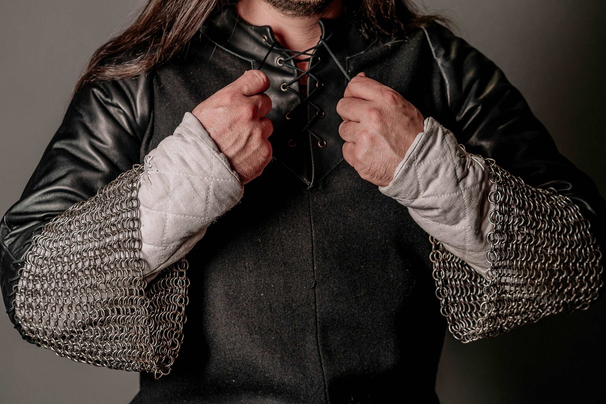 Boromir's leather tunic with chainmail sleeves - SokolArmory