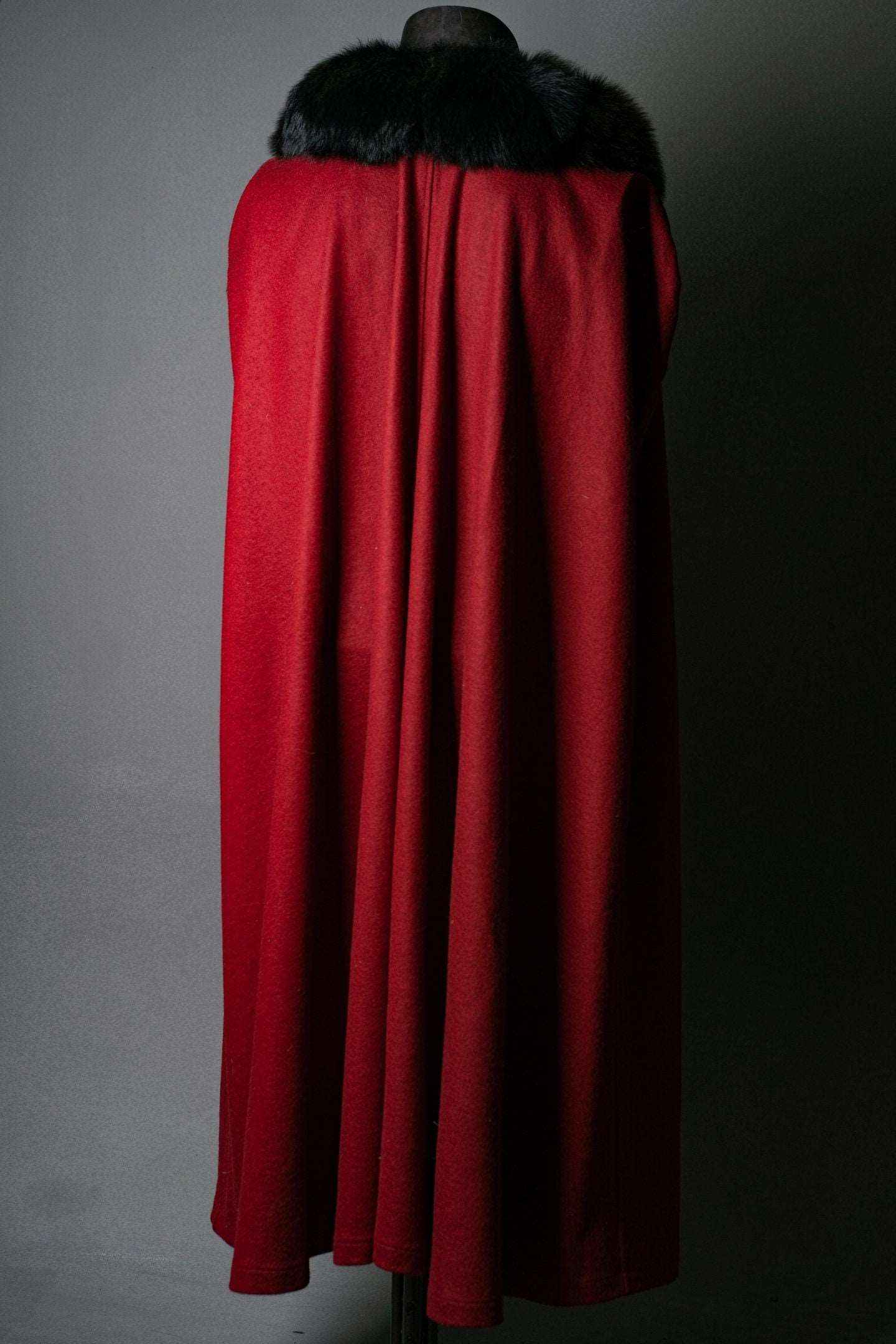 Dracula red cloak - SokolArmory