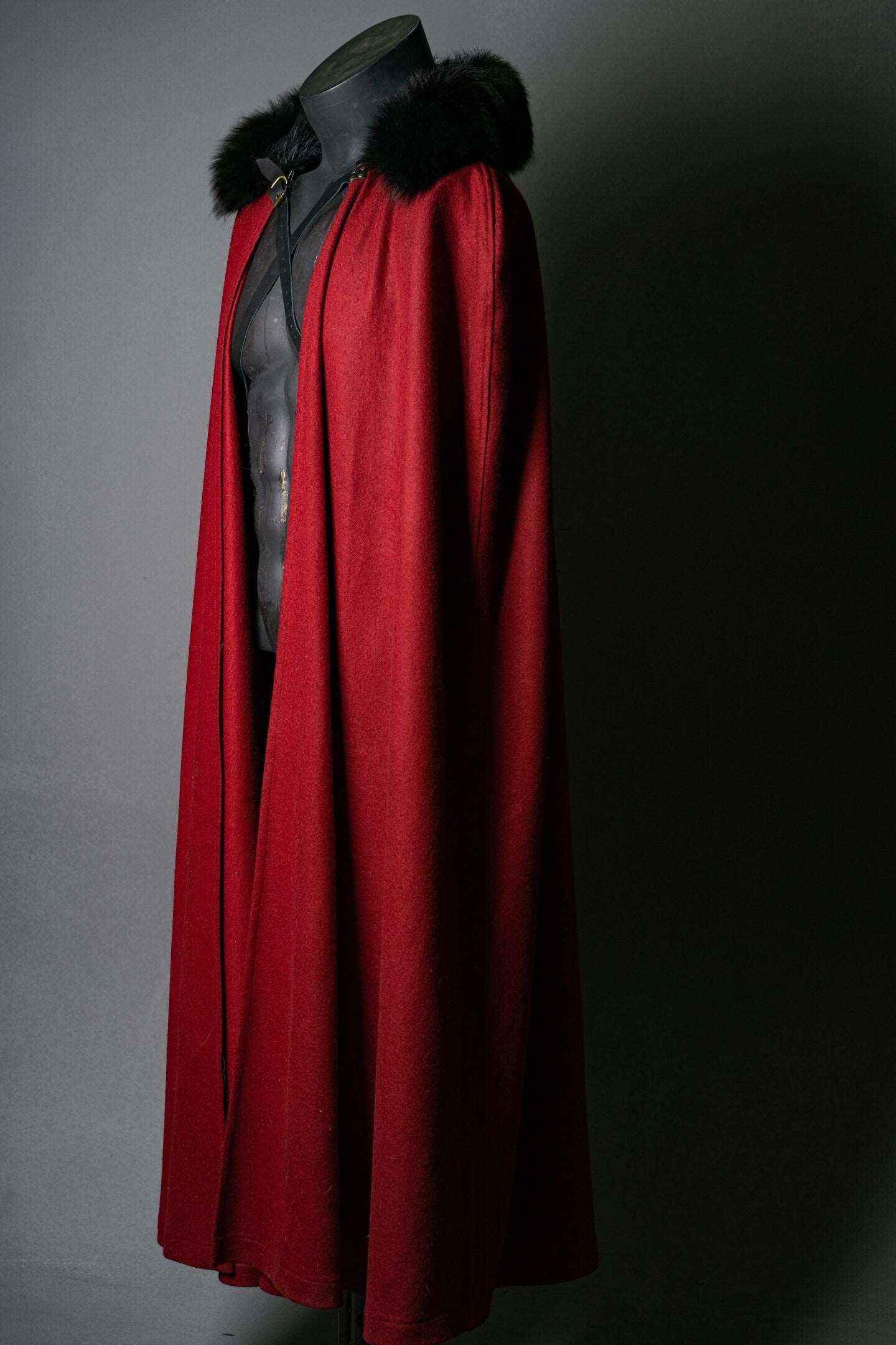 Dracula red cloak - SokolArmory