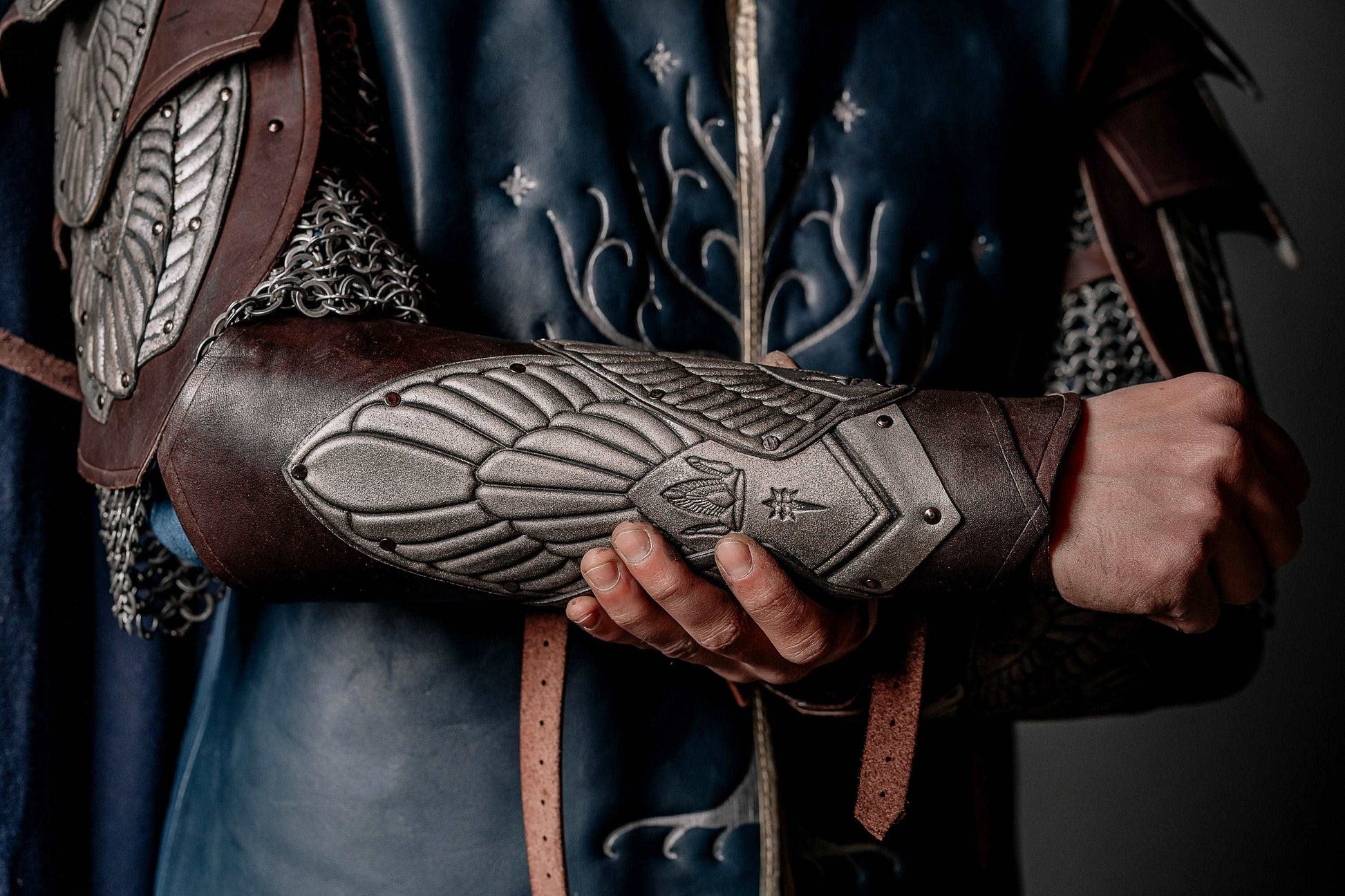 Aragorn's King bracers (Lord of the Rings) - SokolArmory