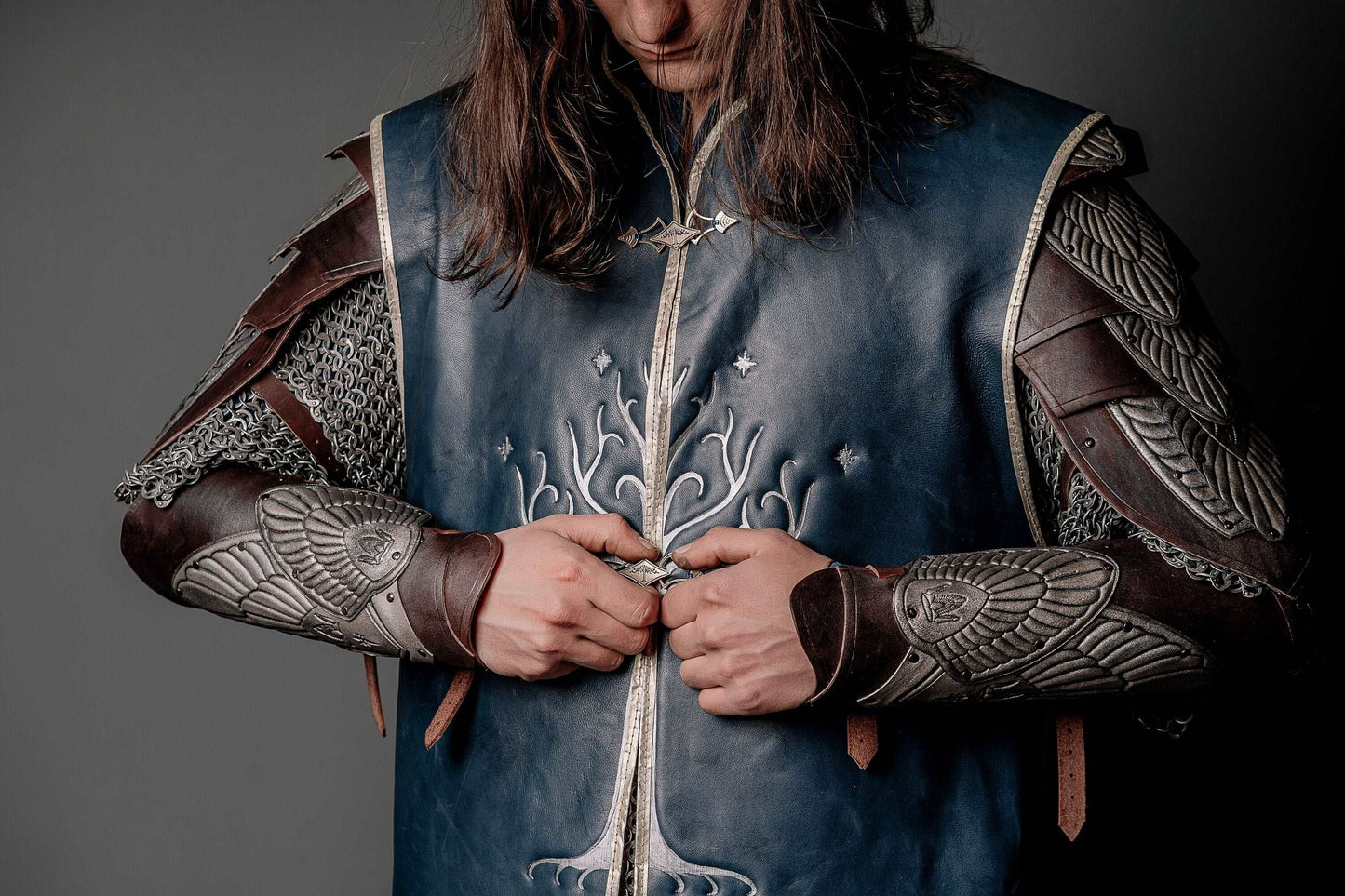Aragorn's King bracers (Lord of the Rings) - SokolArmory