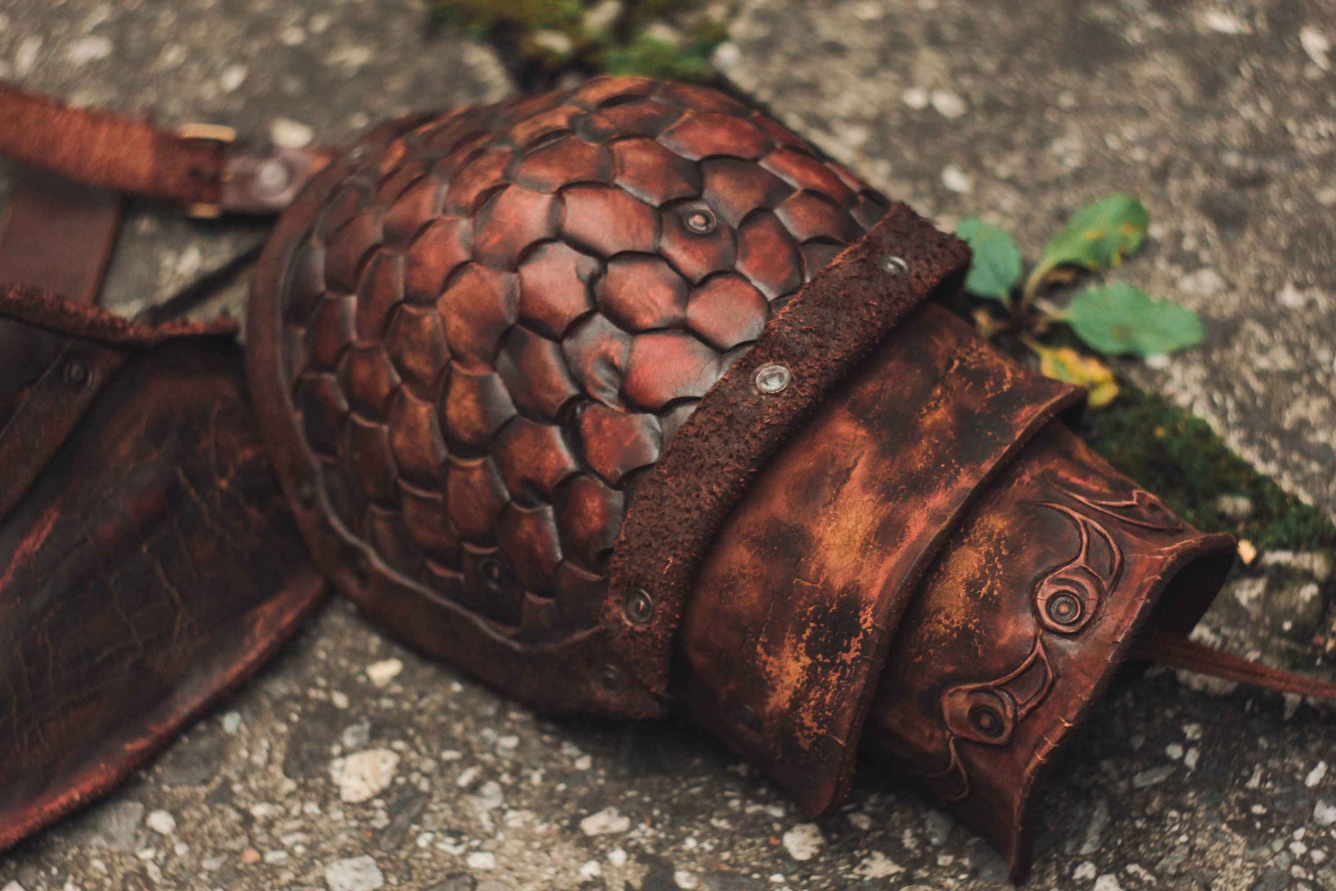 Viking leather shoulder armor - SokolArmory