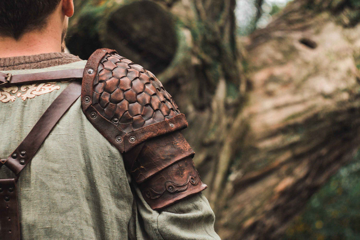 Viking leather shoulder armor - SokolArmory