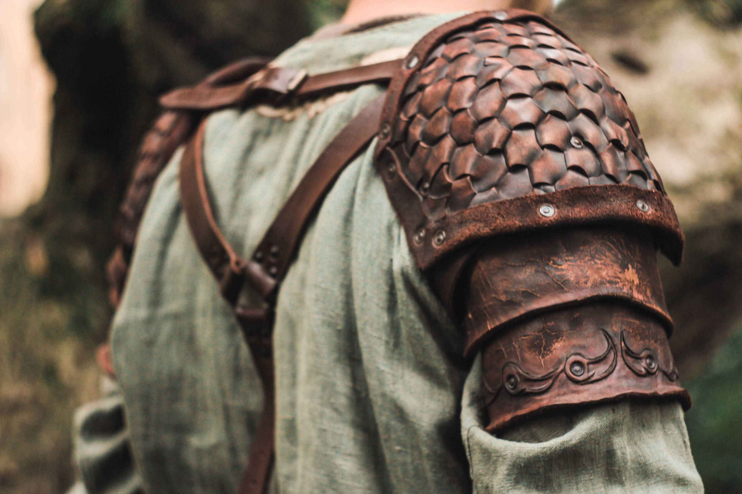 Viking leather shoulder armor - SokolArmory