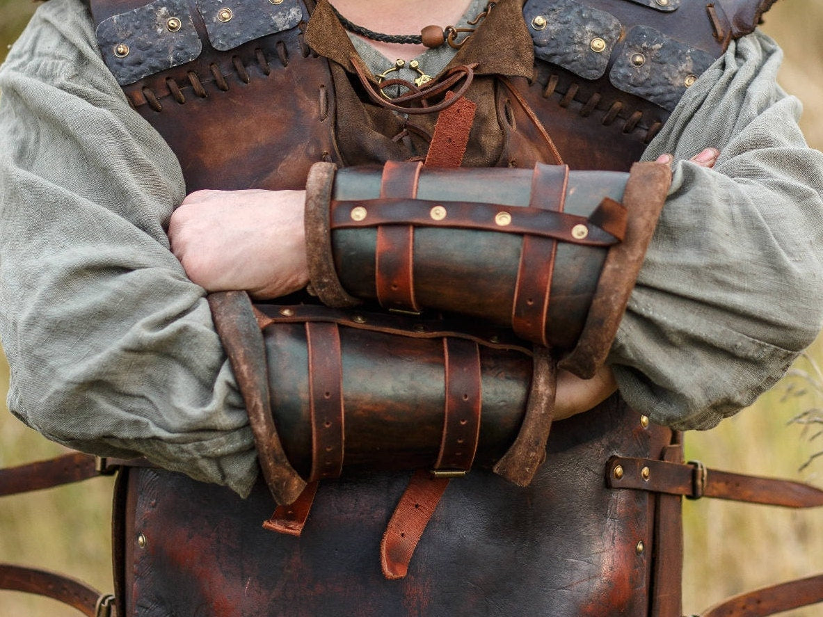 Viking leather bracers - SokolArmory