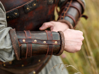 Viking leather bracers - SokolArmory