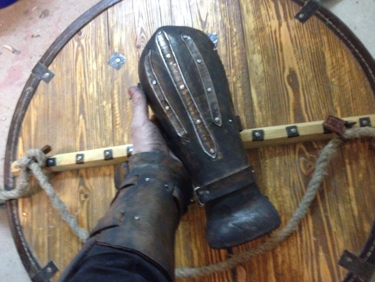 Viking leather bracers - SokolArmory