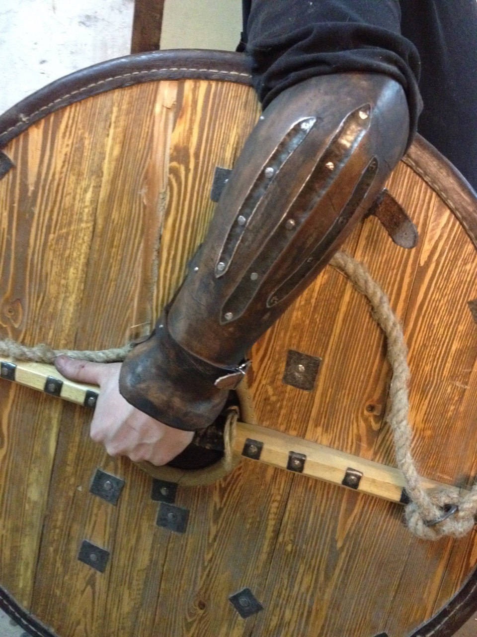 Viking leather bracers - SokolArmory