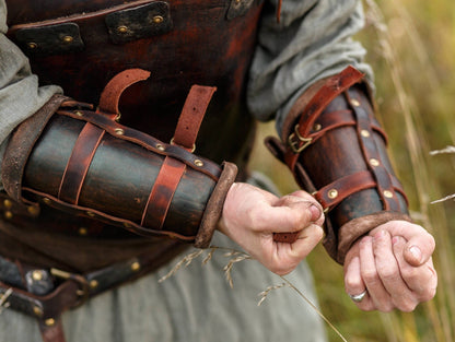 Viking leather bracers - SokolArmory
