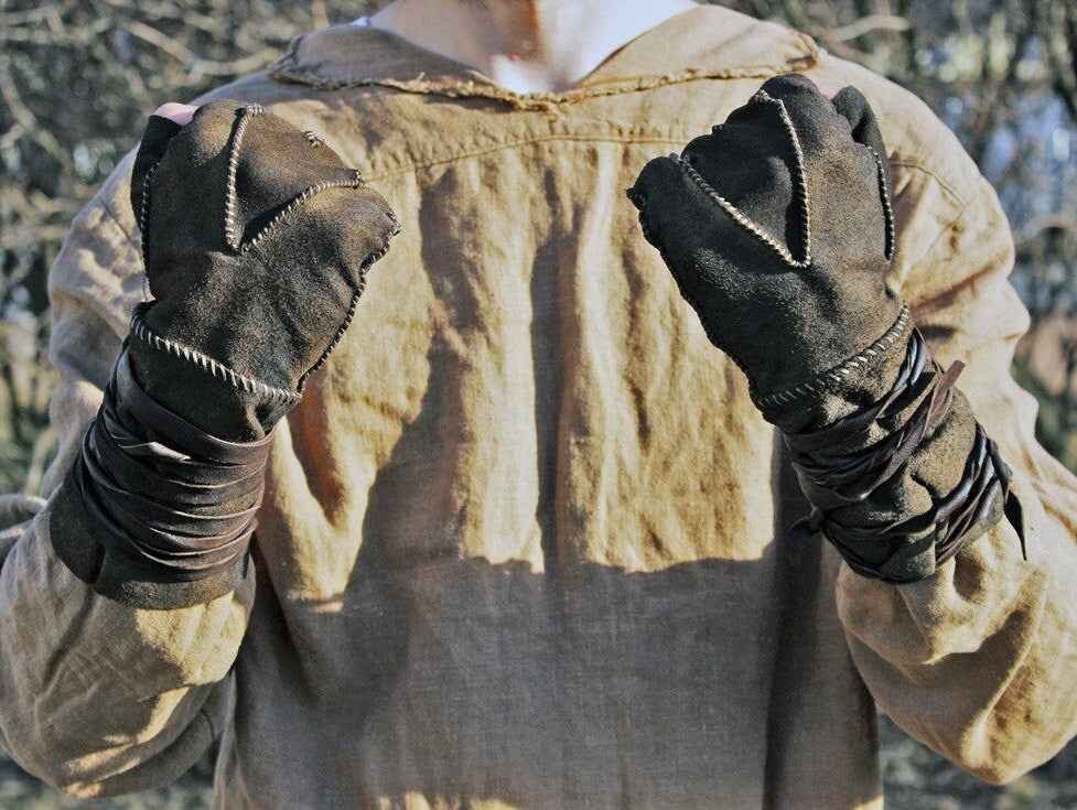 Battler leather gloves for LARP - SokolArmory