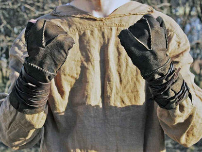 Battler leather gloves for LARP - SokolArmory