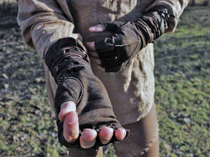 Battler leather gloves for LARP - SokolArmory