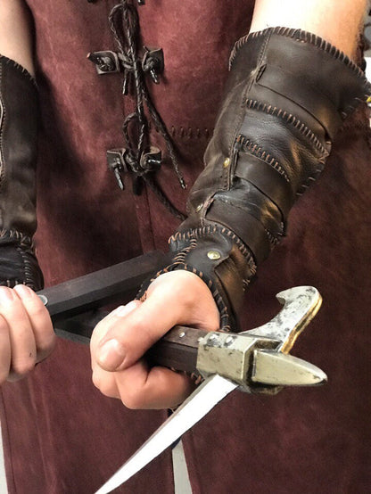 Ivar battler leather glove (Vikings) - SokolArmory