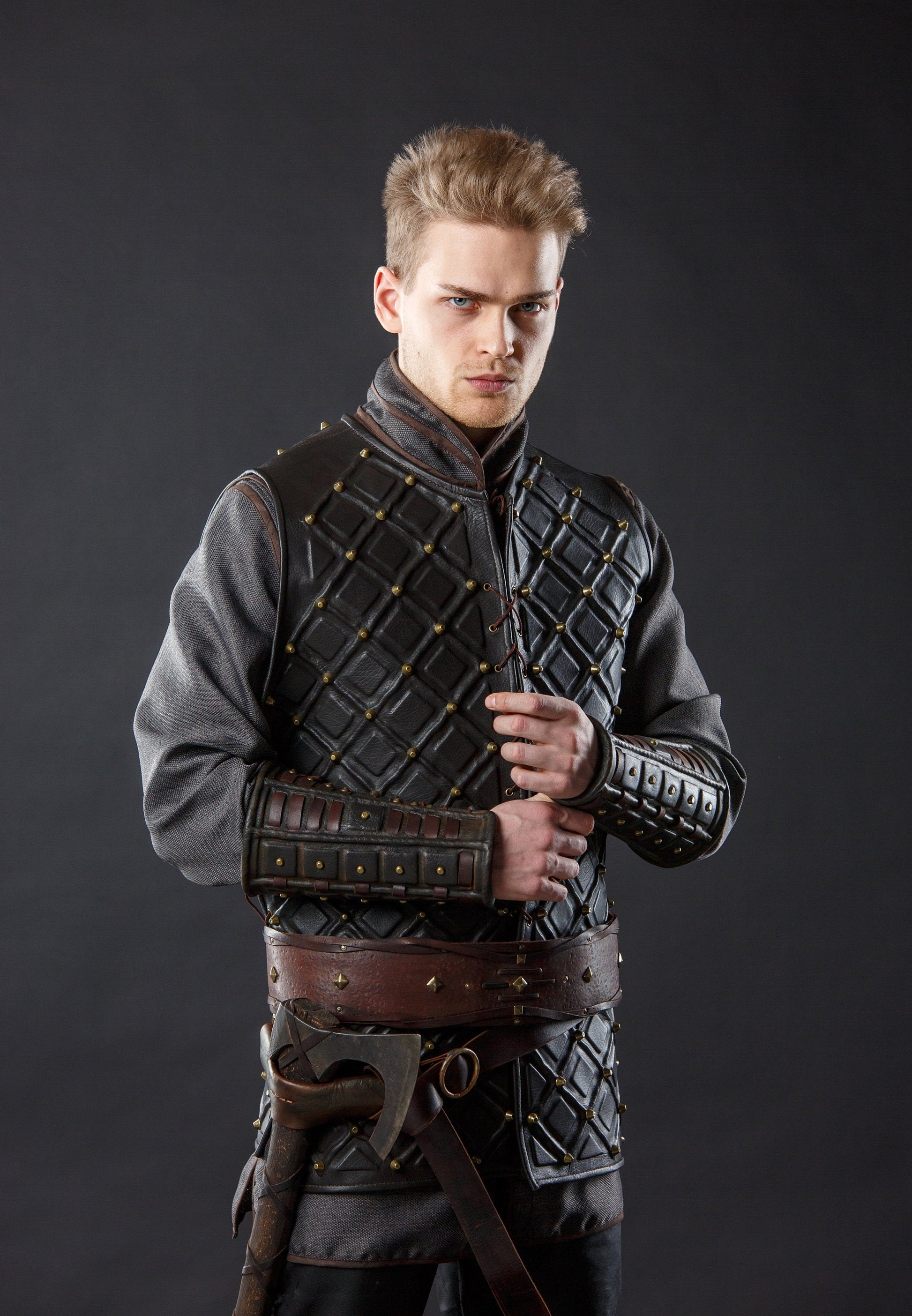 Medieval leather bracers for Larp - SokolArmory