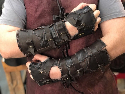Ivar battler leather glove (Vikings) - SokolArmory