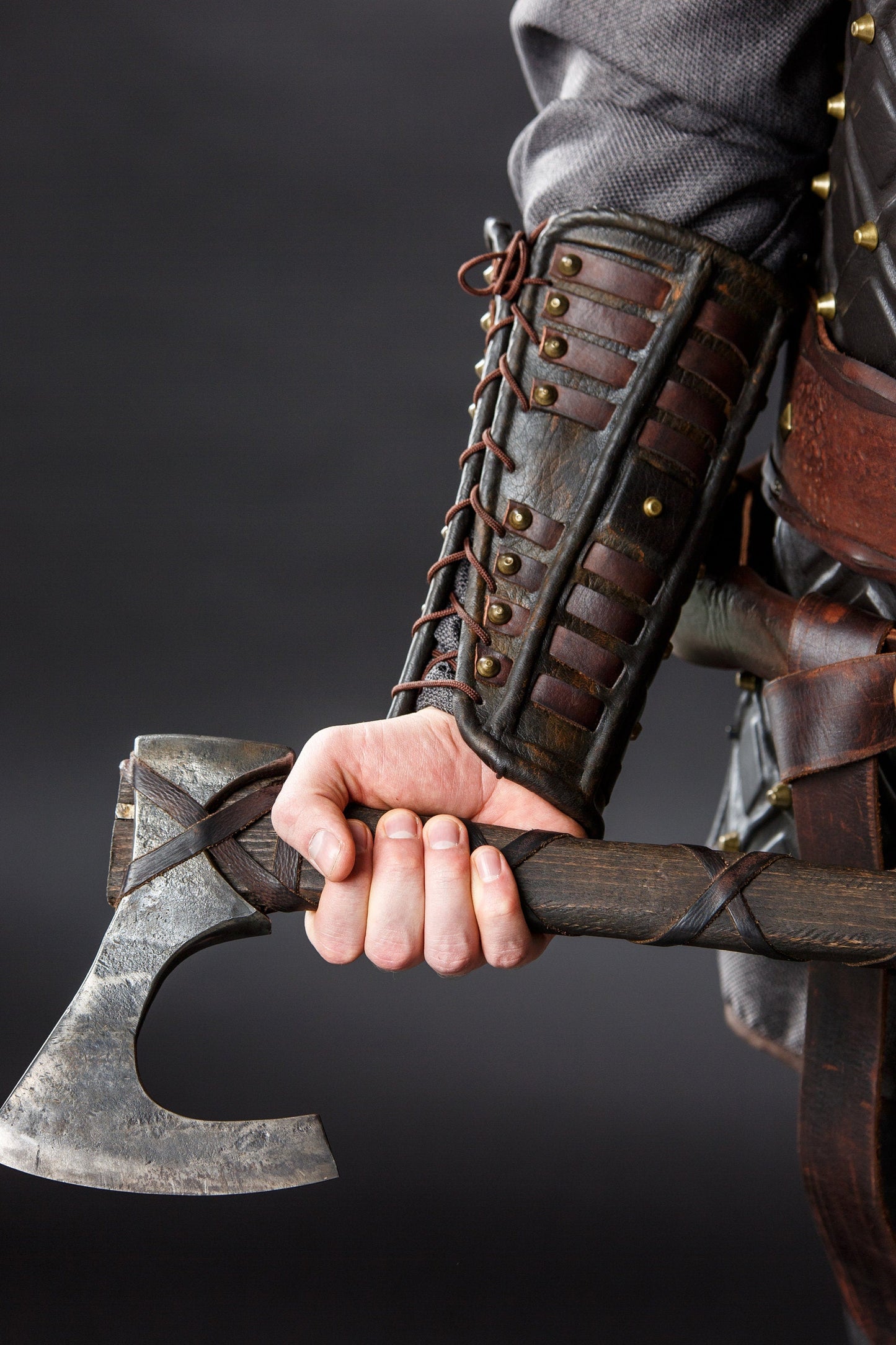 Medieval leather bracers for Larp - SokolArmory