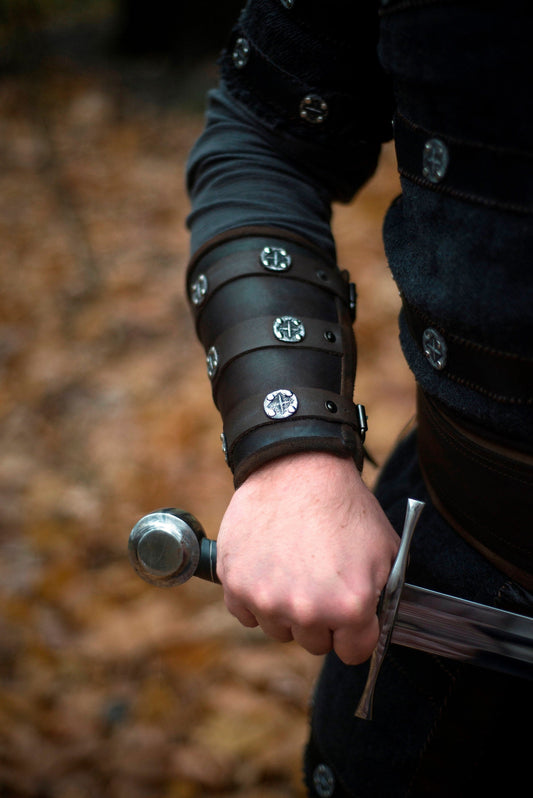 Medieval leather bracers for Larp - SokolArmory