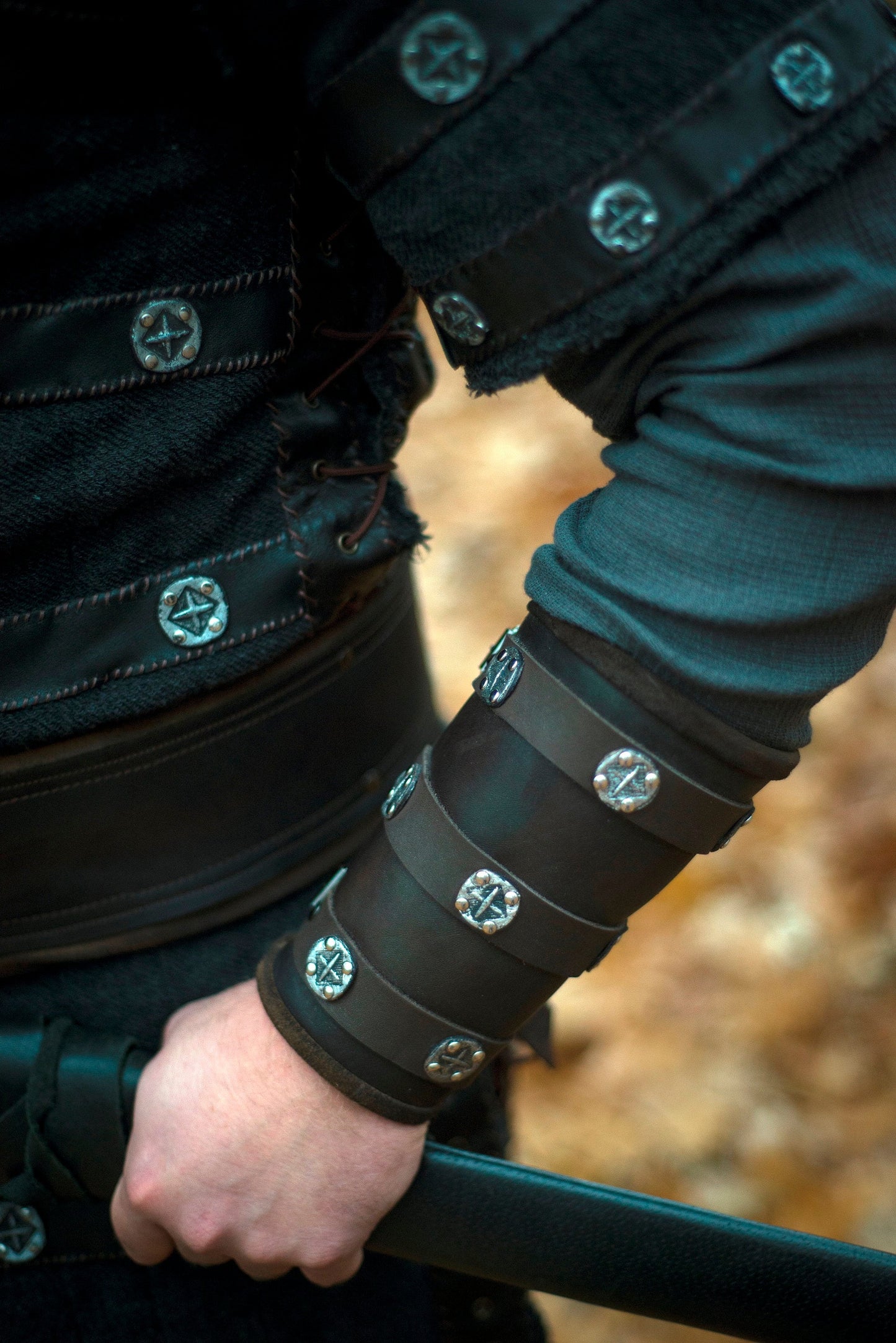 Medieval leather bracers for Larp - SokolArmory