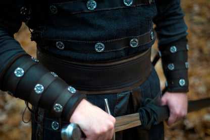 Medieval leather bracers for Larp - SokolArmory