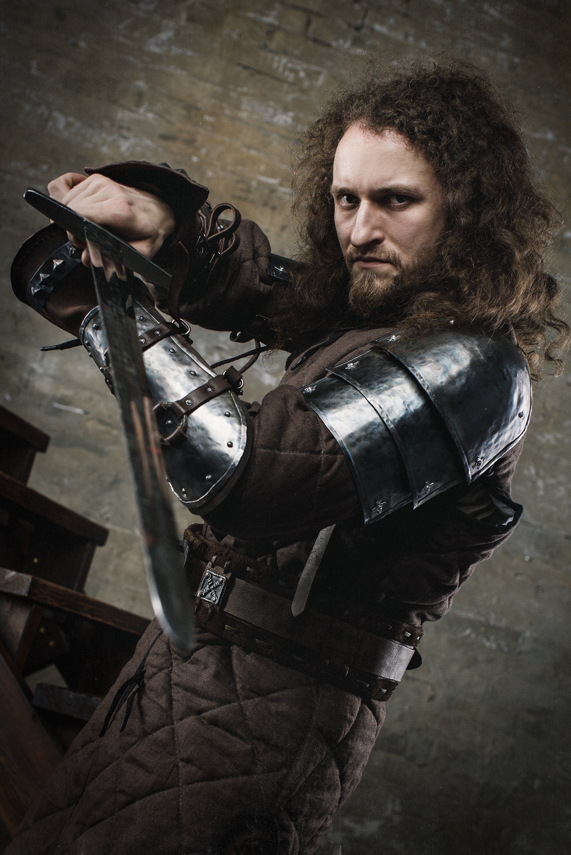Knight steel shoulder armor - SokolArmory