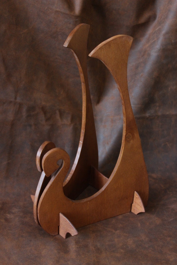 Wooden helmet stand "Drakkar" - SokolArmory