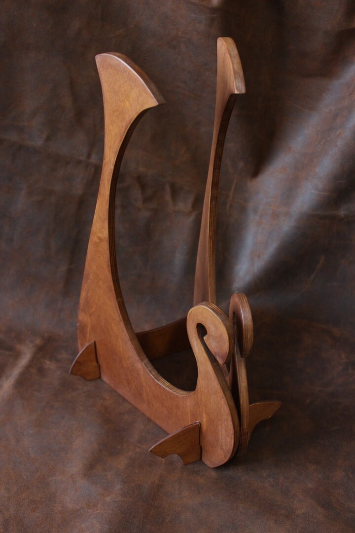 Wooden helmet stand "Drakkar" - SokolArmory