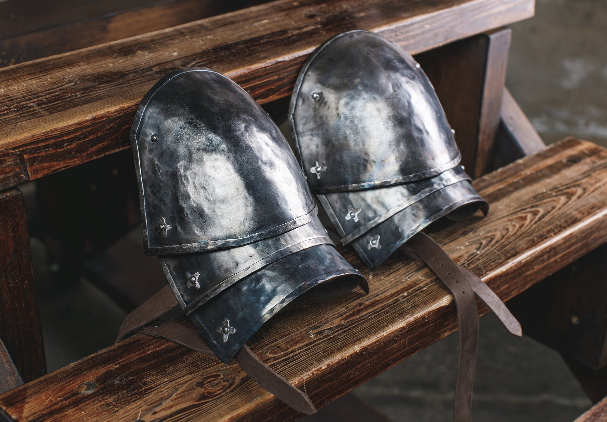 Knight steel shoulder armor - SokolArmory