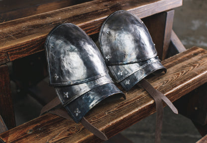 Knight steel shoulder armor - SokolArmory